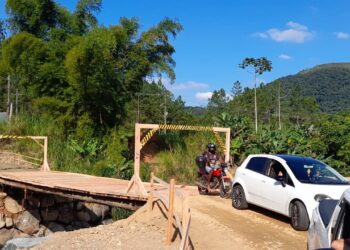 Passagem provisória ao lado da Ponte da Trindade, entre Jaraguá e Schroeder, é liberada
