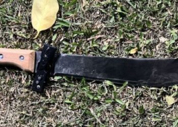 Policiais apreendem facão com morador de rua em Jaraguá do Sul