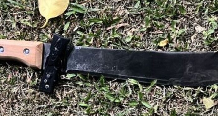 Policiais apreendem facão com morador de rua em Jaraguá do Sul