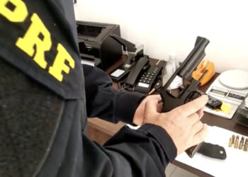 PRF prende assaltantes que roubaram agricultor em São João do Itaperiú