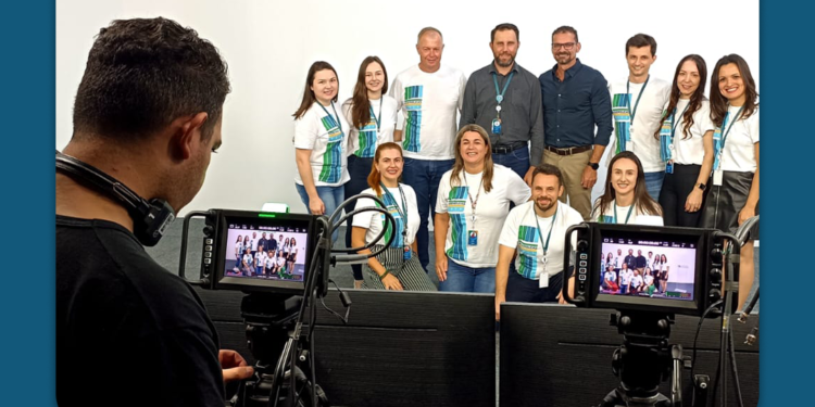 Crevisc fecha ano comemorando resultados e projetando crescimento