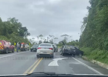 [Vídeo] Homem morre ao bater o carro após sofrer parada cariorrespiratória, em Corupá