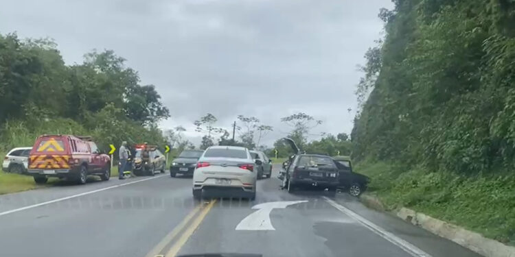 [Vídeo] Homem morre ao bater o carro após sofrer parada cariorrespiratória, em Corupá