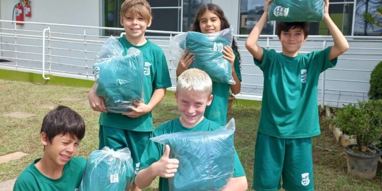 Jaraguá do Sul inicia a distribuição do uniforme de inverno