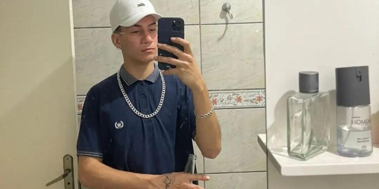 Jovem morre após ser esmagado por placa de concreto em Guaramirim