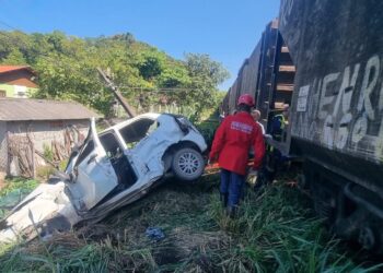 Acidente entre carro e trem deixa criança ferida entre São Francisco do Sul e Araquari