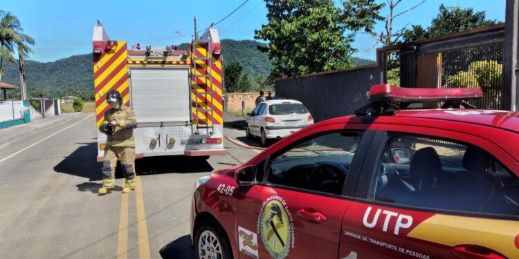 Bombeiros são acionados após vazamento de gás em residência de Schroeder