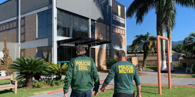 Após audiências de custódia, prefeitos de Schroeder, Massaranduba e Corupá seguirão presos