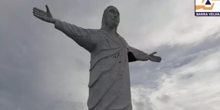 Estátua do Cristo de Barra Velha vai ser demolida