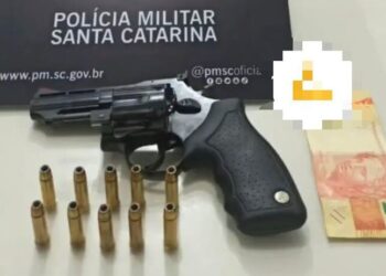 Homem é preso após ameaçar parentes com revólver em Jaraguá do Sul