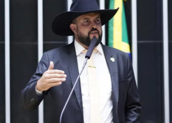 Após ataque em creche, Zé Trovão pede que Lula suspenda jogos violentos