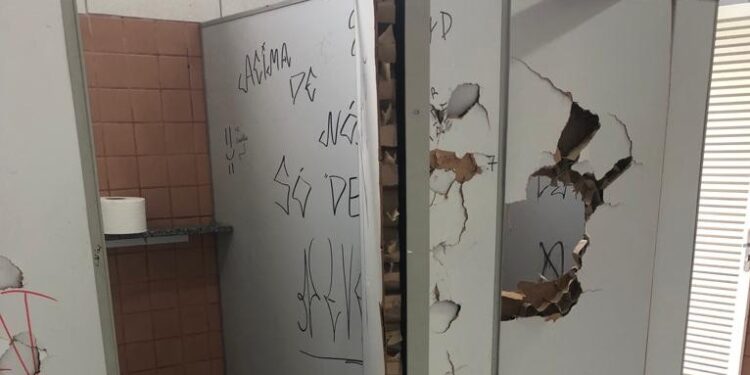 Fotos: Novo ato de vandalismo e depredação é registrado na Arena Jaraguá