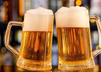 Homem é encaminhado ao hospital após consumir 42 copos de chope em sorveteria de Guaramirim