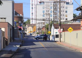 Rua Dona Antônia passa a ter sentido único, em Jaraguá do Sul