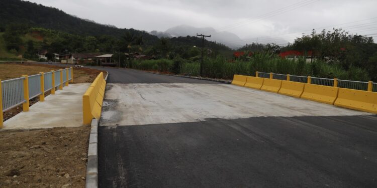Liberada ponte sobre o Rio Cerro, em Jaraguá do Sul