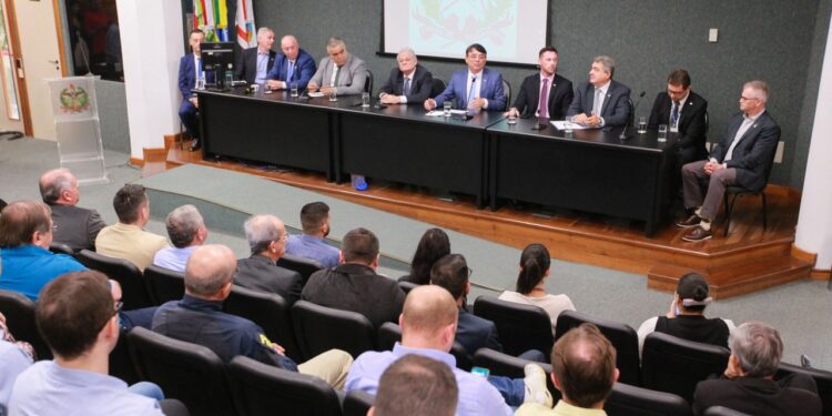 Deputados lançam Frente Parlamentar para acompanhar obras da BR-280