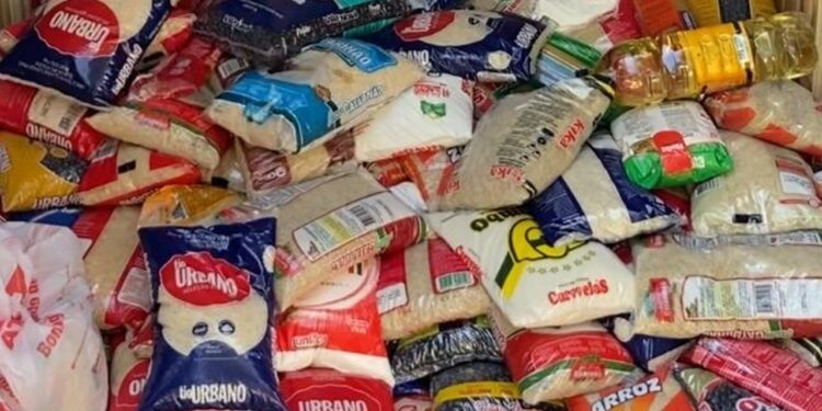 Casa de Apoio Pe. Aloísio Boeing recebe doação de 1 mil quilos de alimentos