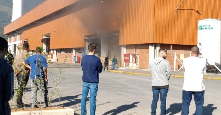 Princípio de incêndio é registrado na Weg em Jaraguá do Sul