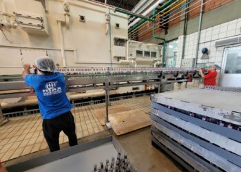 Refrigerantes produzidos em Santa Catarina embarcam para o Japão