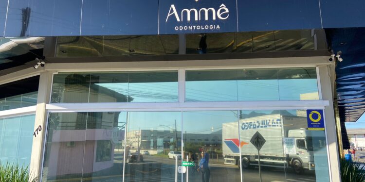 Ammê Odontologia: Amor pelo seu sorriso