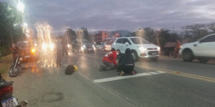 Motociclista fica gravemente ferido após acidente na BR-280, em Jaraguá do Sul