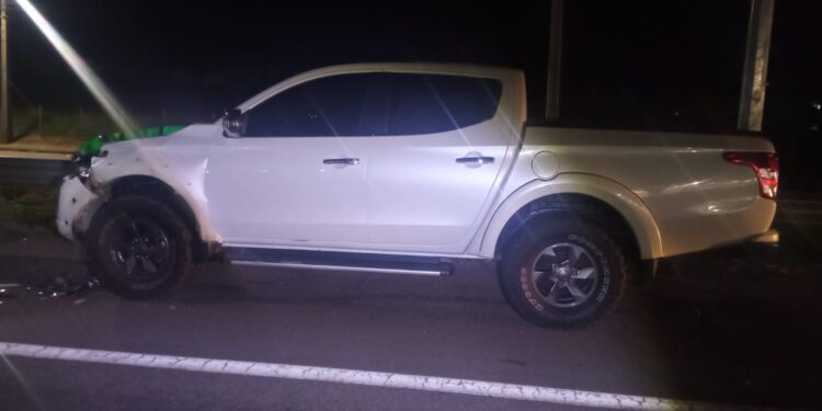 Caminhonete com placas de Corupá se envolve em acidente com morte na BR-101