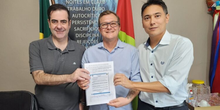 Vereador e delegado Regional buscam abertura de uma delegacia especializada em causas animais em Jaraguá do Sul