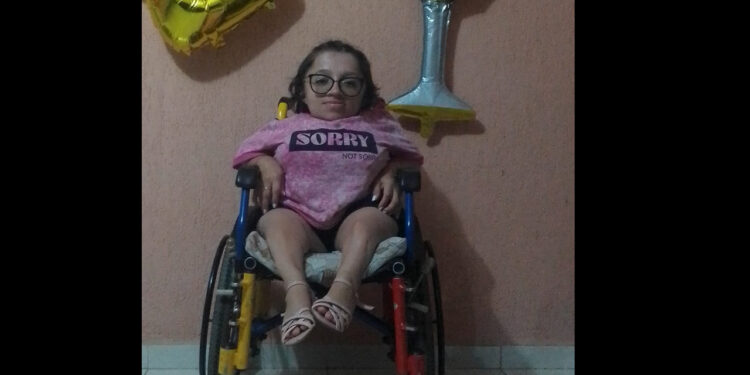 Moradora de Jaraguá do Sul precisa de ajuda para comprar cadeira de rodas motorizada