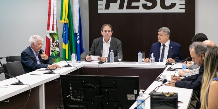 “Vamos fiscalizar para não ficar na promessa”, diz Lunelli sobre reforço no orçamento da BR-280 e BR-470