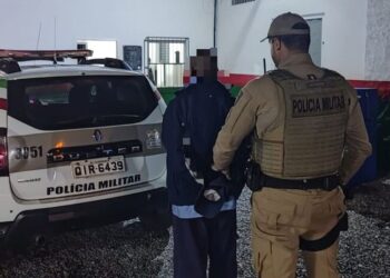 Adolescente denuncia estupros de pai para professora, em Schroeder