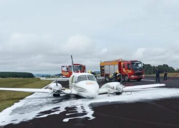 Avião do governo de SC tem princípio de incêndio durante pouso de emergência