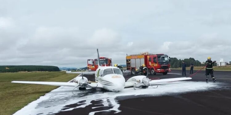 Avião do governo de SC tem princípio de incêndio durante pouso de emergência