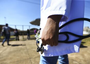 Mais Médicos lança edital com 5.970 vagas