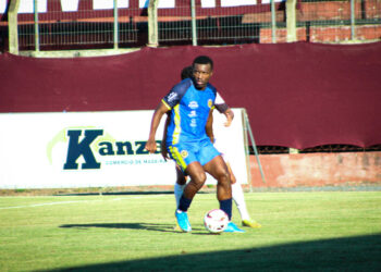 [Vídeo] Jogador diz que foi xingado de ‘macaco’ por torcedor no estádio João Marcatto