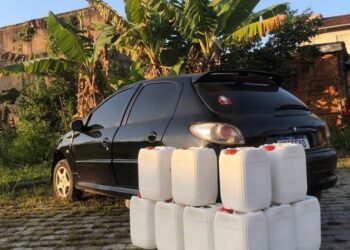 Polícia apreende carro com 25 litros de agrotóxico, em Jaraguá do Sul