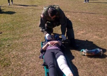 Mulher ferida é resgatada pelo Helicóptero Águia em trilha de Jaraguá do Sul