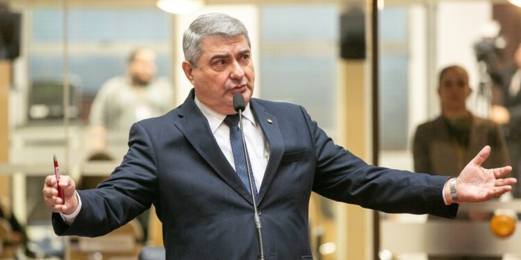 Lunelli vota para limitar reajuste do IPVA pela inflação