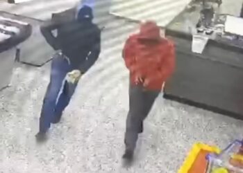 Ladrões armados assaltam supermercado em Jaraguá do Sul