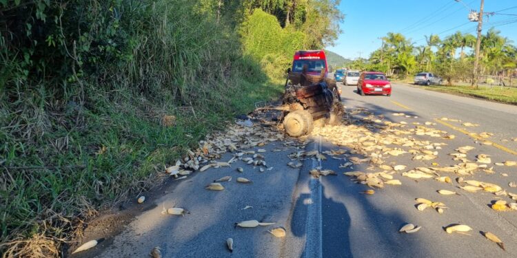 Homem fica gravemente ferido após acidente com tobata em Massaranduba
