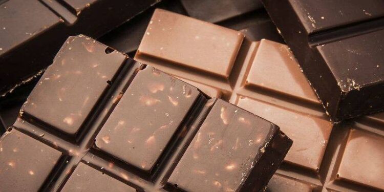 Funcionária é detida após furtar chocolate em supermercado de Jaraguá do Sul