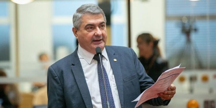 Lunelli pede que linha 193 dos Bombeiros Voluntários de Schroeder não seja desativada