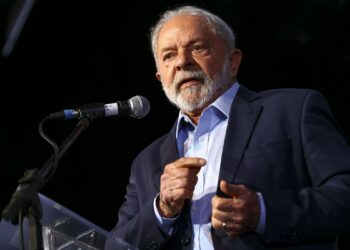 Estou extremamente satisfeito, diz Lula sobre seis meses de governo