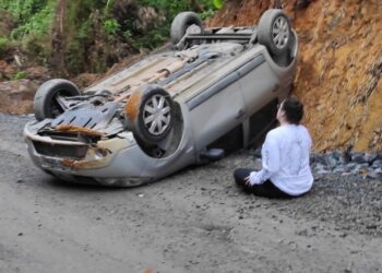 Professora jaraguaense que capotou veículo precisa de ajuda