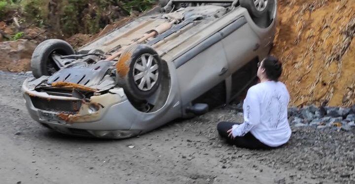 Professora jaraguaense que capotou veículo precisa de ajuda