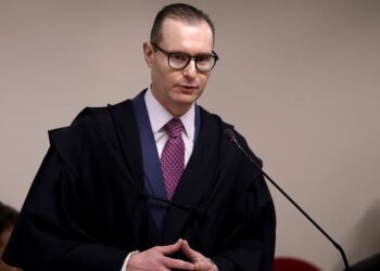 Lula confirma indicação de Cristiano Zanin ao STF