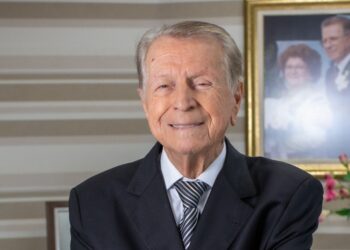 Zefiro Giassi é eleito Personalidade de Vendas 2023 da ADVB/SC