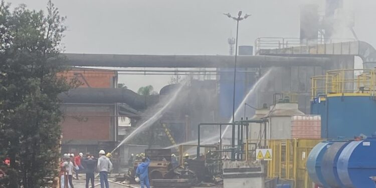 Incêndio na WEG é controlado