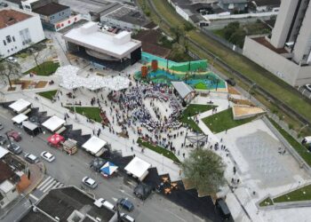[Fotos] Nova Praça Ângelo Piazera em Jaraguá do Sul é aberta ao público
