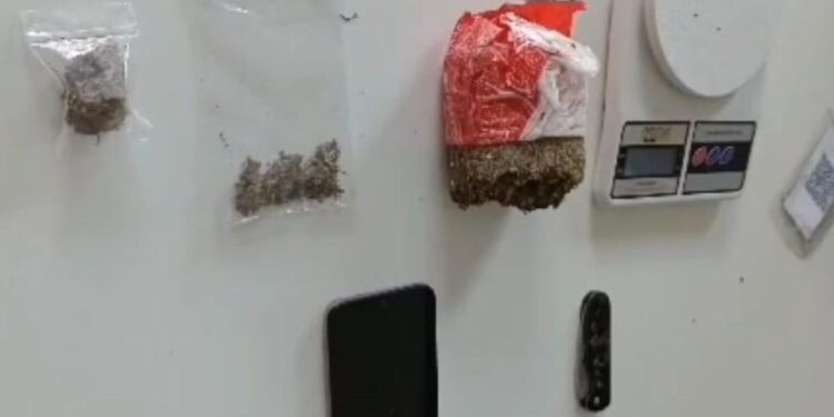 Adolescente é apreendido por tráfico de drogas em Jaraguá do Sul