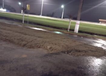 Buraco na Rua Athanásio Rosa, em Guaramirim, é fechado